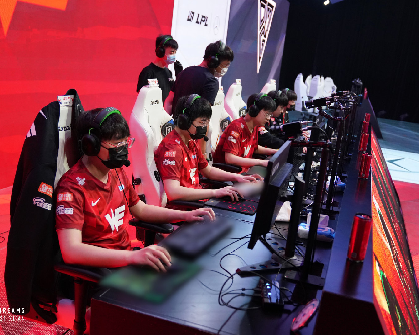 他在场上的 他在场上的